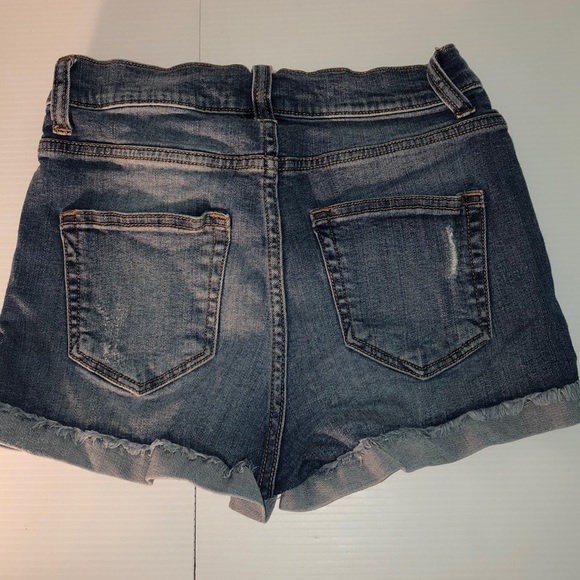 Jeans shorts - Picture 2 of 3